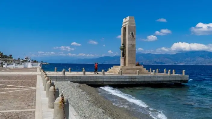 Calabria: la regione che potrebbe guidare il Mediterraneo, ma che non guida nemmeno se stessa\n