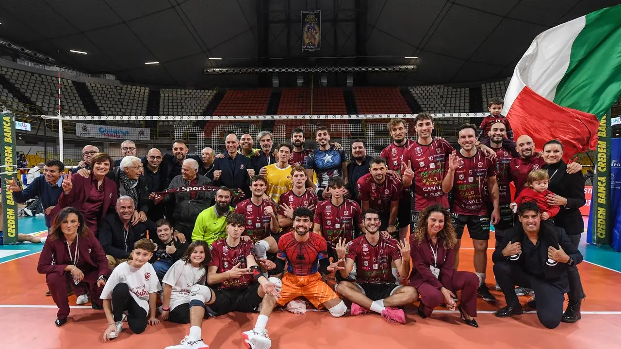 Domotek Volley travolge Napoli al Palacalafiore: successo netto per 3-0\n
