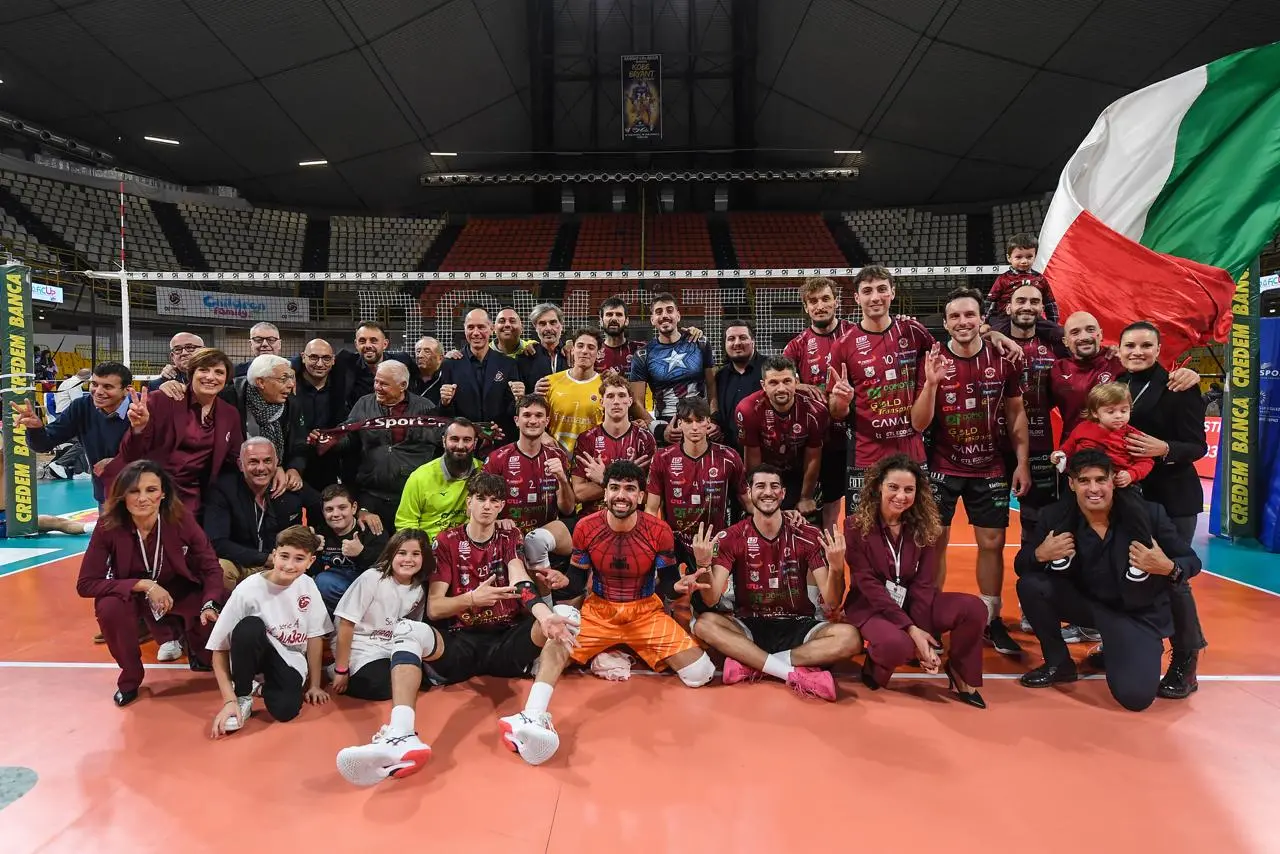 Domotek Volley travolge Napoli al Palacalafiore: successo netto per 3-0\n