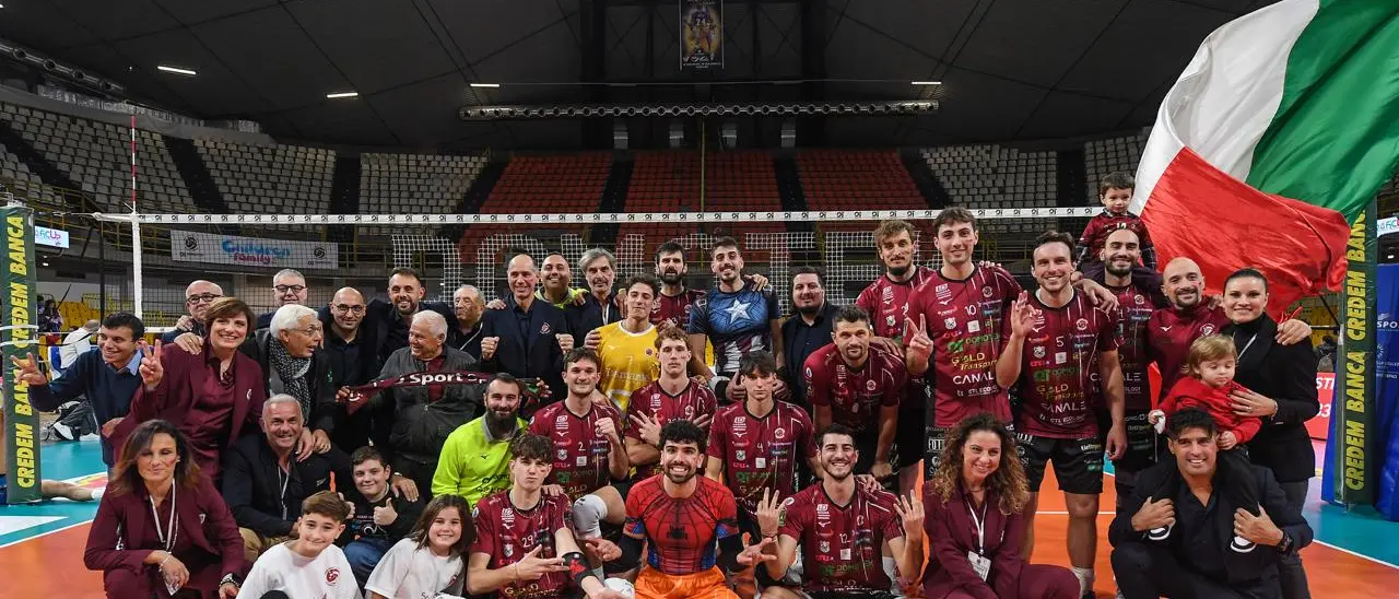 Domotek Volley travolge Napoli al Palacalafiore: successo netto per 3-0\n