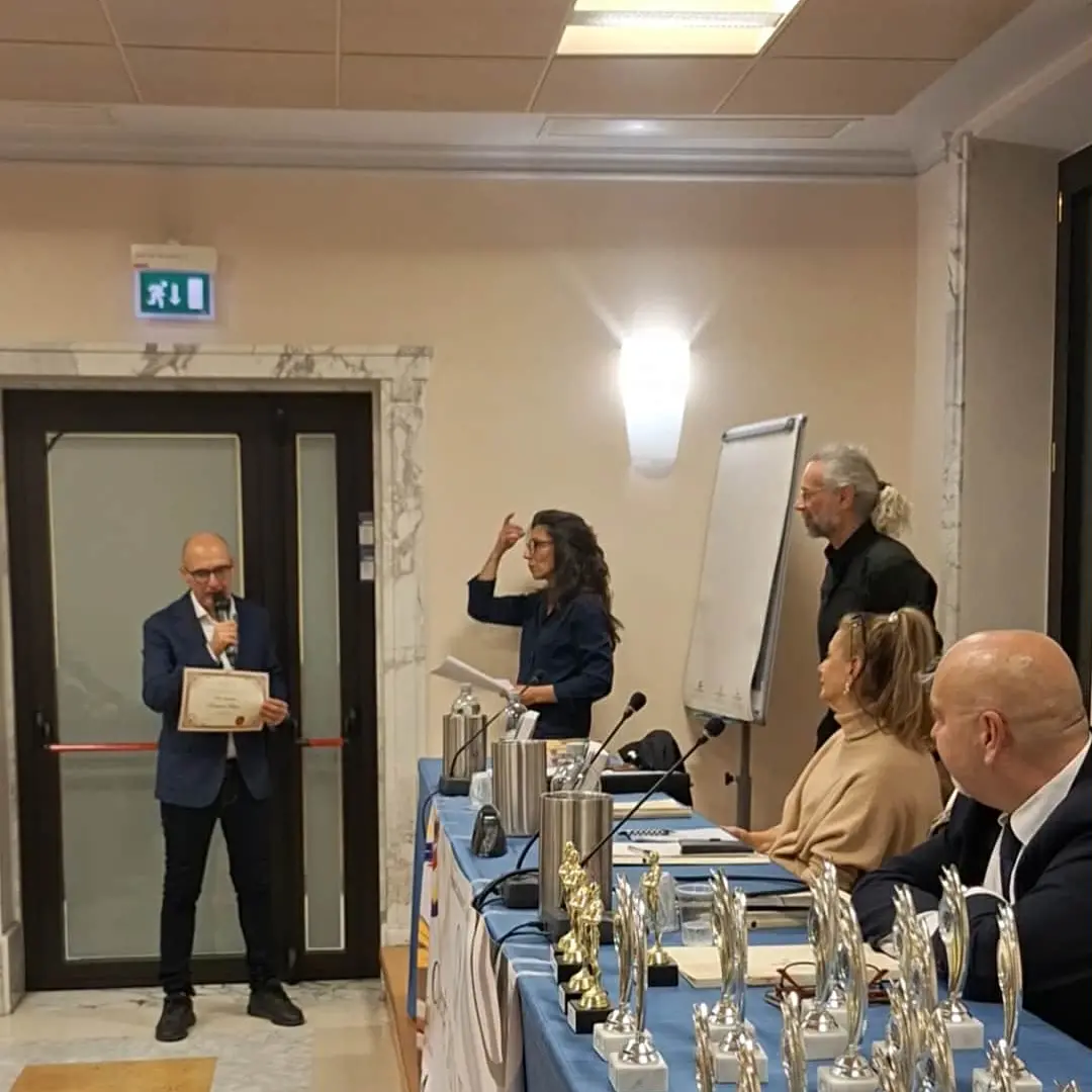 “Odio Innocente”, del criminologo reggino Domenico Romeo, vince l’XI festival letterario “Caffè delle arti” a Roma\n