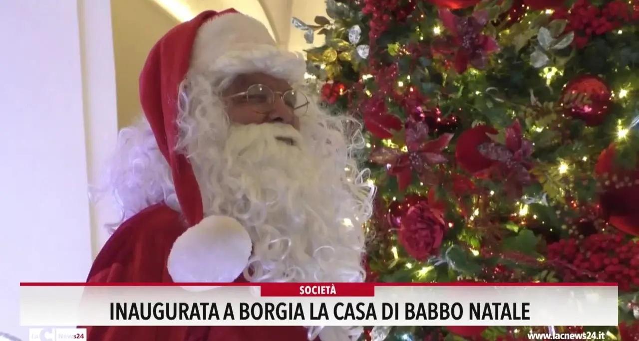 Inaugurata a Borgia la casa di Babbo Natale