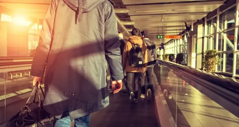 Rincari da record per chi rientra in Calabria a Natale: «Tariffe in aumento del 900%, i treni costano quanto un volo»\n