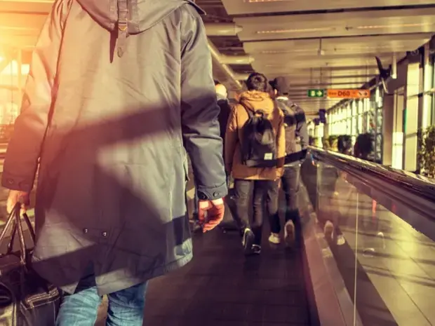 Rincari da record per chi rientra in Calabria a Natale: «Tariffe in aumento del 900%, i treni costano quanto un volo»