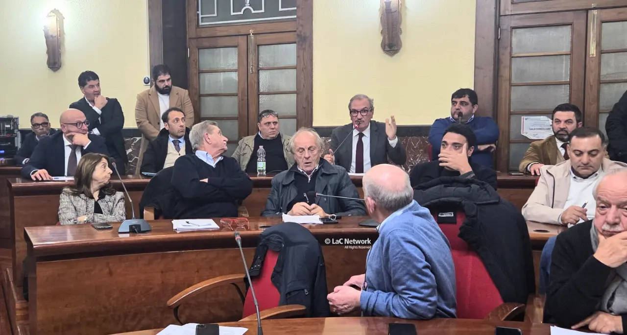 Sanità vibonese, Romeo scrive a Occhiuto: «Vieni alla riunione». E sconfessa Giordano: «Il suo giudizio sul Dca non è quello dei sindaci»\n