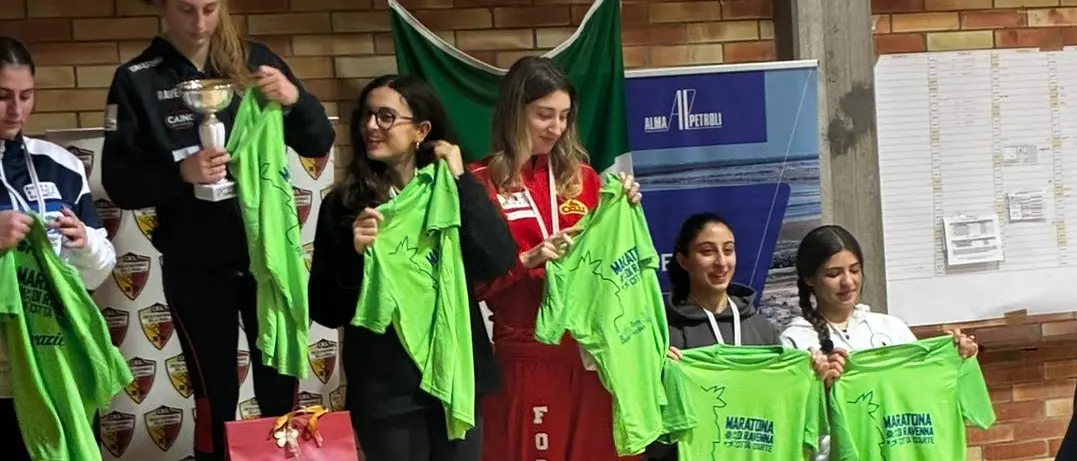 Weekend di successi per l’Accademia della Scherma Reggio Calabria: brillano Anna Bentivogli e Mattia Bellesso\n