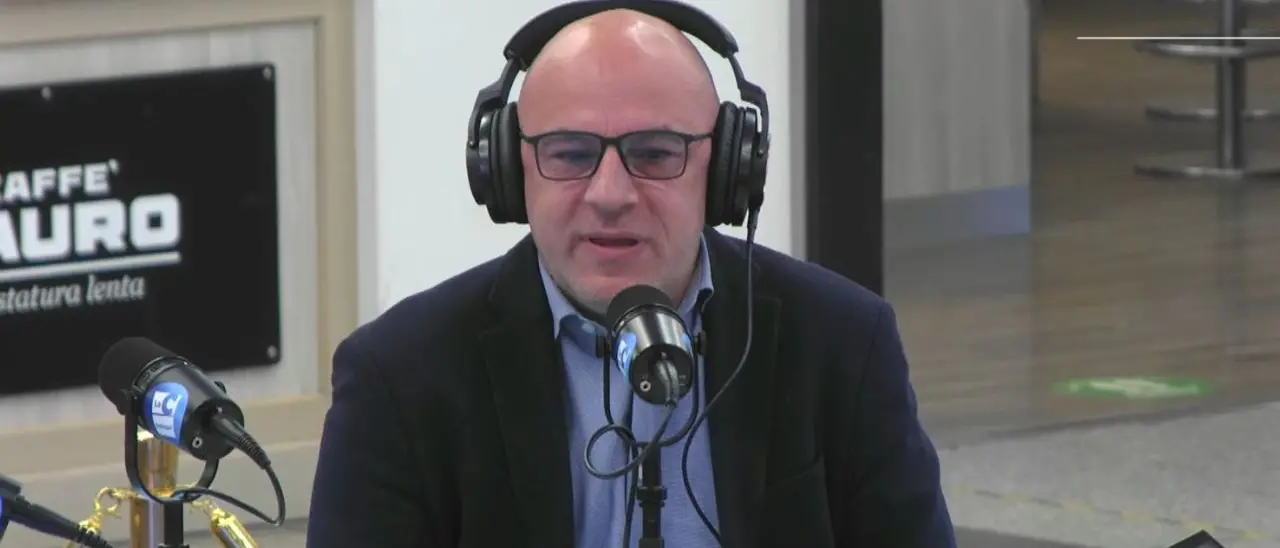 De Cicco (Dp) scuote il Consiglio regionale:\u00A0«La politica è nuda, io “funziono” perché sto con il popolo»\n