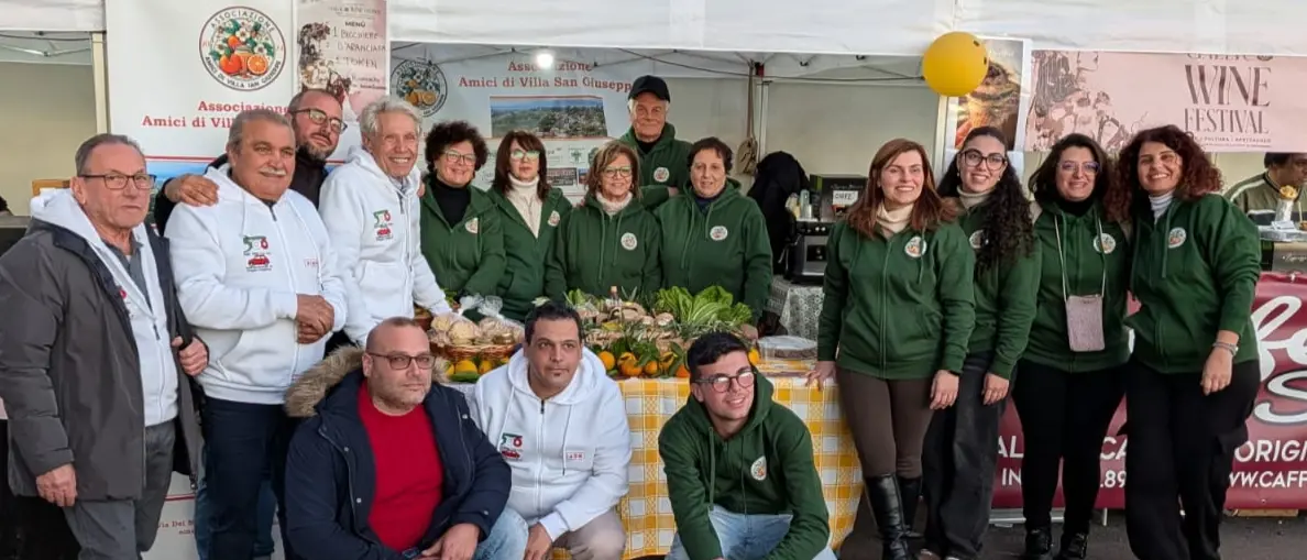 Villa San Giuseppe accende il Natale: luminarie, tradizioni e festa in piazza l’8 dicembre\n
