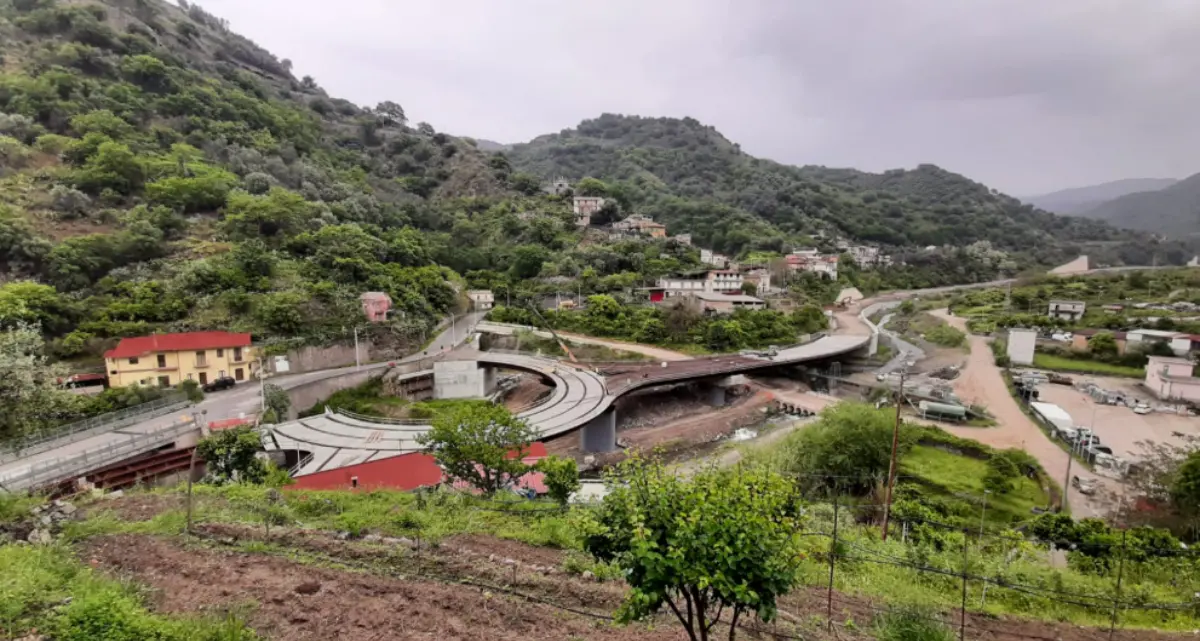 Reggio Calabria, donna travolta e uccisa sulla Gallico–Gambarie: vittima ancora senza identità\n