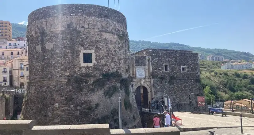 Musei Civici di Pizzo più accessibili, videoguida in lingua dei segni\u00A0per aprire il patrimonio ai visitatori sordi\n