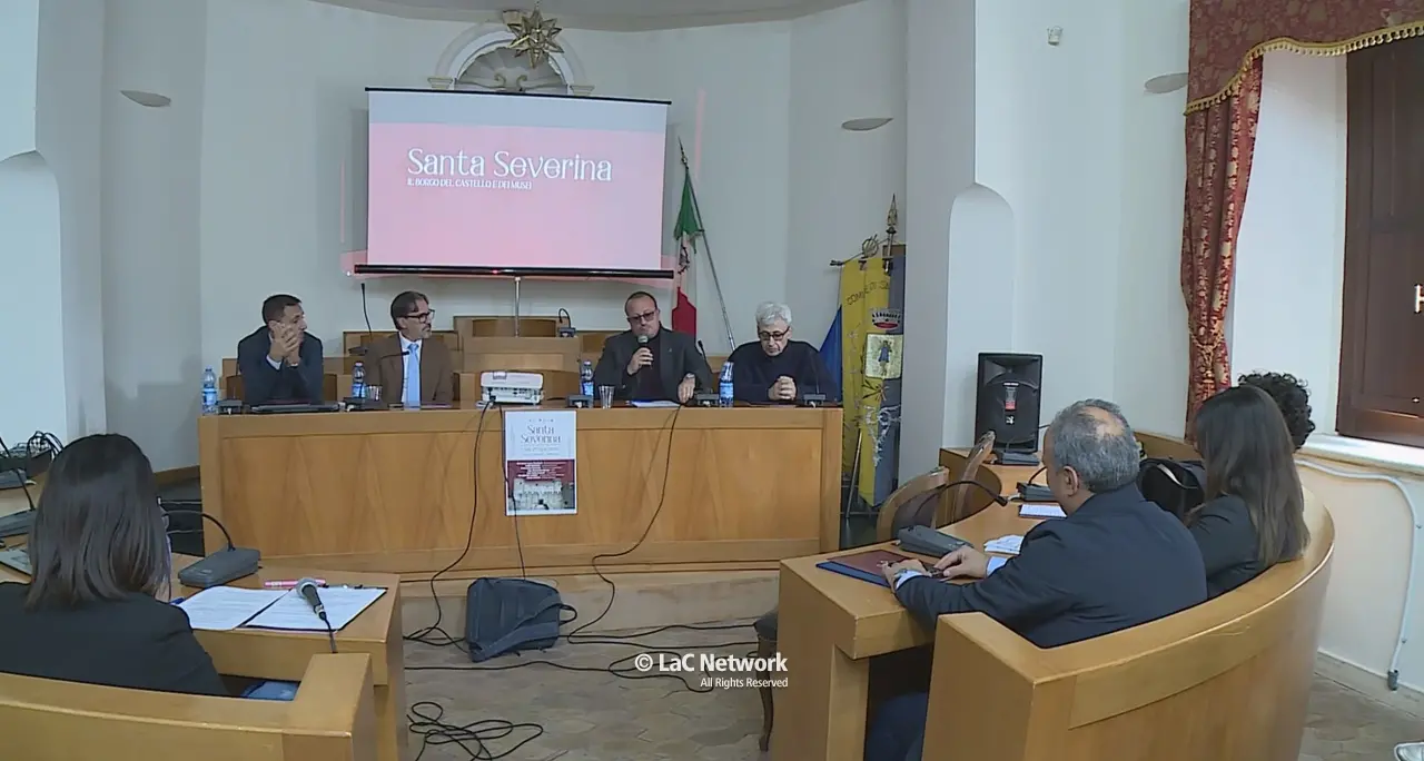 Trasformare il centro storico in una Cittadella culturale, il progetto di Santa Severina Borgo del castello e dei musei\n