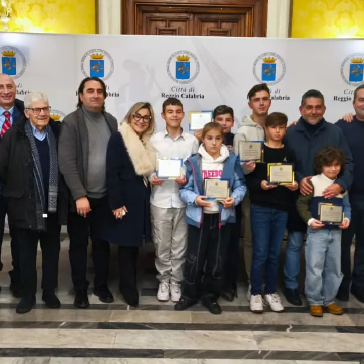 Premiati a Palazzo San Giorgio i campioni nazionali di Dama delle Società “Il Bianco e il Nero” e “Nuovi Orizzonti”\n