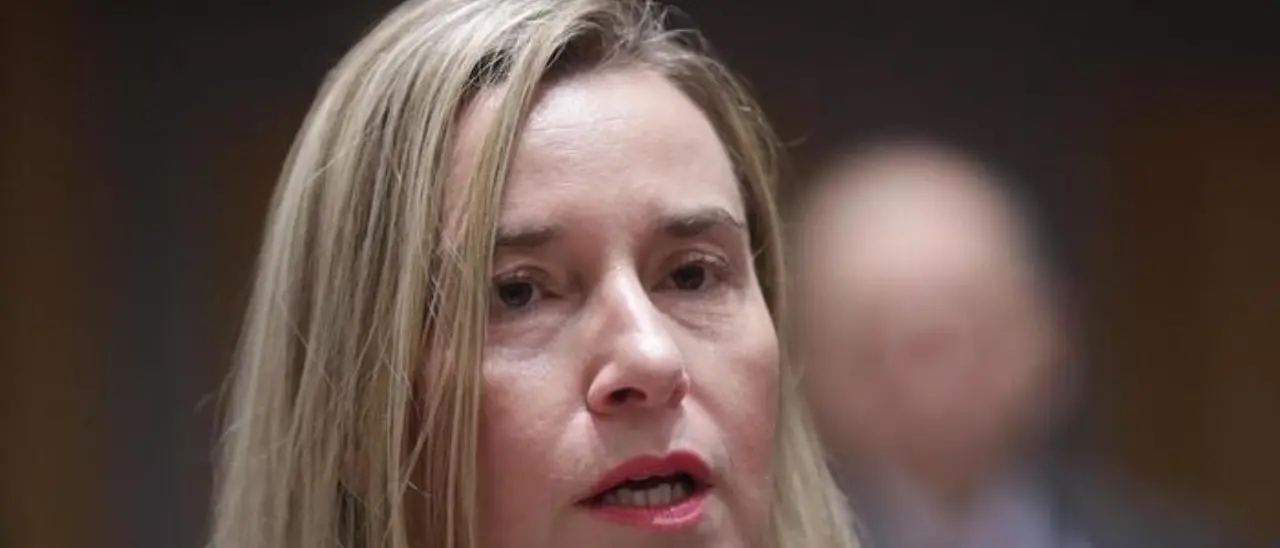 Presunta frode sui fondi Ue:\u00A0fermati l'ex ministra Mogherini e l'ex ambasciatore Sannino\n