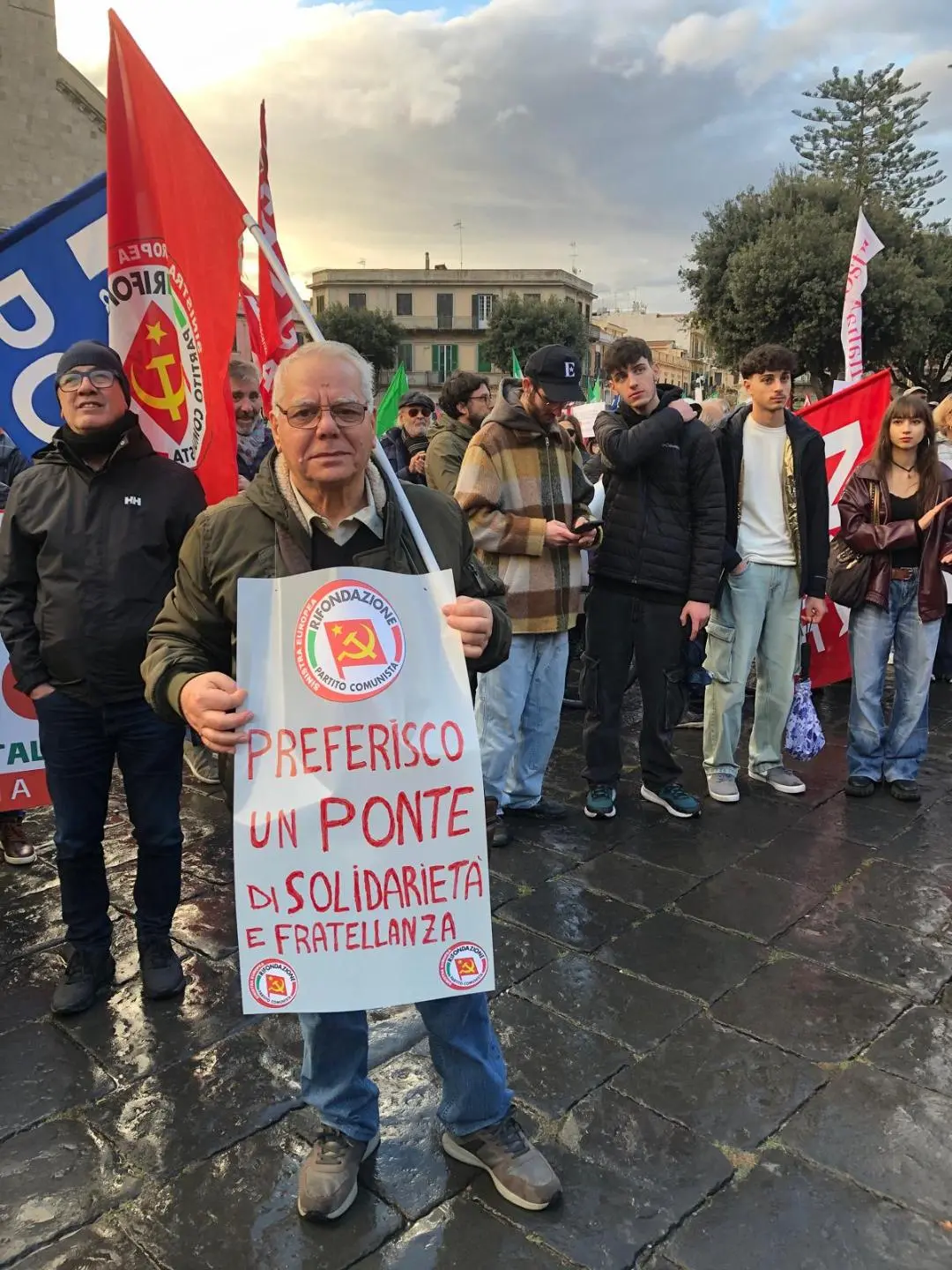 Rifondazione Comunista dopo la manifestazione di Messina: «Si sta minando l’autorevolezza delle istituzioni»\n