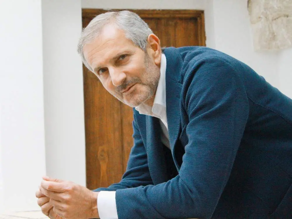 A Catanzaro lo scrittore Gianrico Carofiglio, all’Umg discuterà del\u00A0 linguaggio come strumento di costruzione del potere\u00A0\n