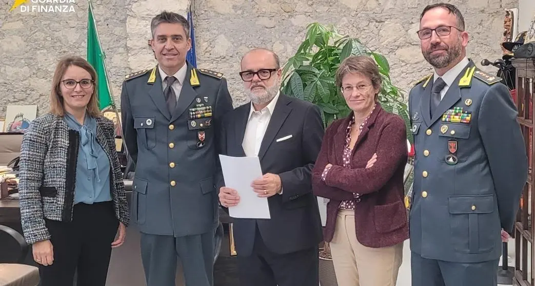 Contrasto all’evasione fiscale,\u00A0le procure\u00A0di Catanzaro e Lamezia firmano un accordo con\u00A0la finanza: controlli più efficaci sui reati tributari\u00A0\n