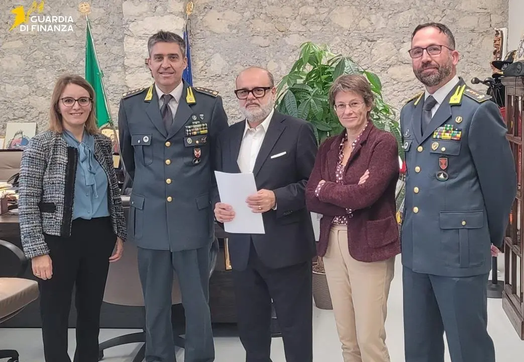 Contrasto all’evasione fiscale,\u00A0le procure\u00A0di Catanzaro e Lamezia firmano un accordo con\u00A0la finanza: controlli più efficaci sui reati tributari\u00A0\n