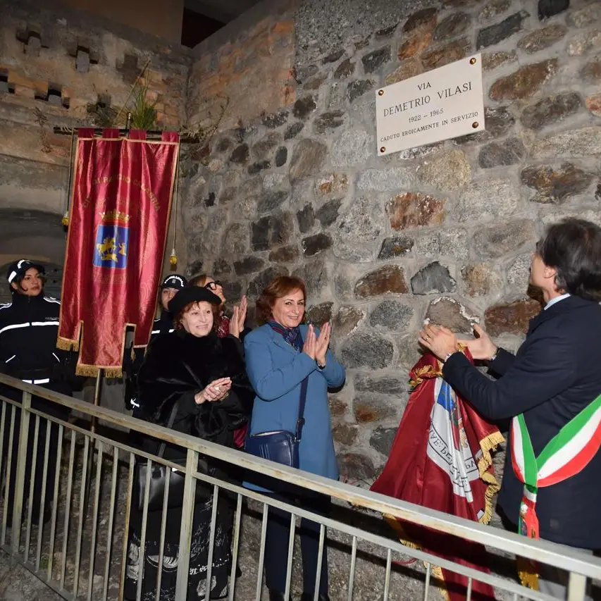 Reggio,\u00A0San Salvatore dedica una via a Demetrio Vilasi: il borgo celebra il coraggio di un uomo che ha servito lo Stato fino all’ultimo istante\n