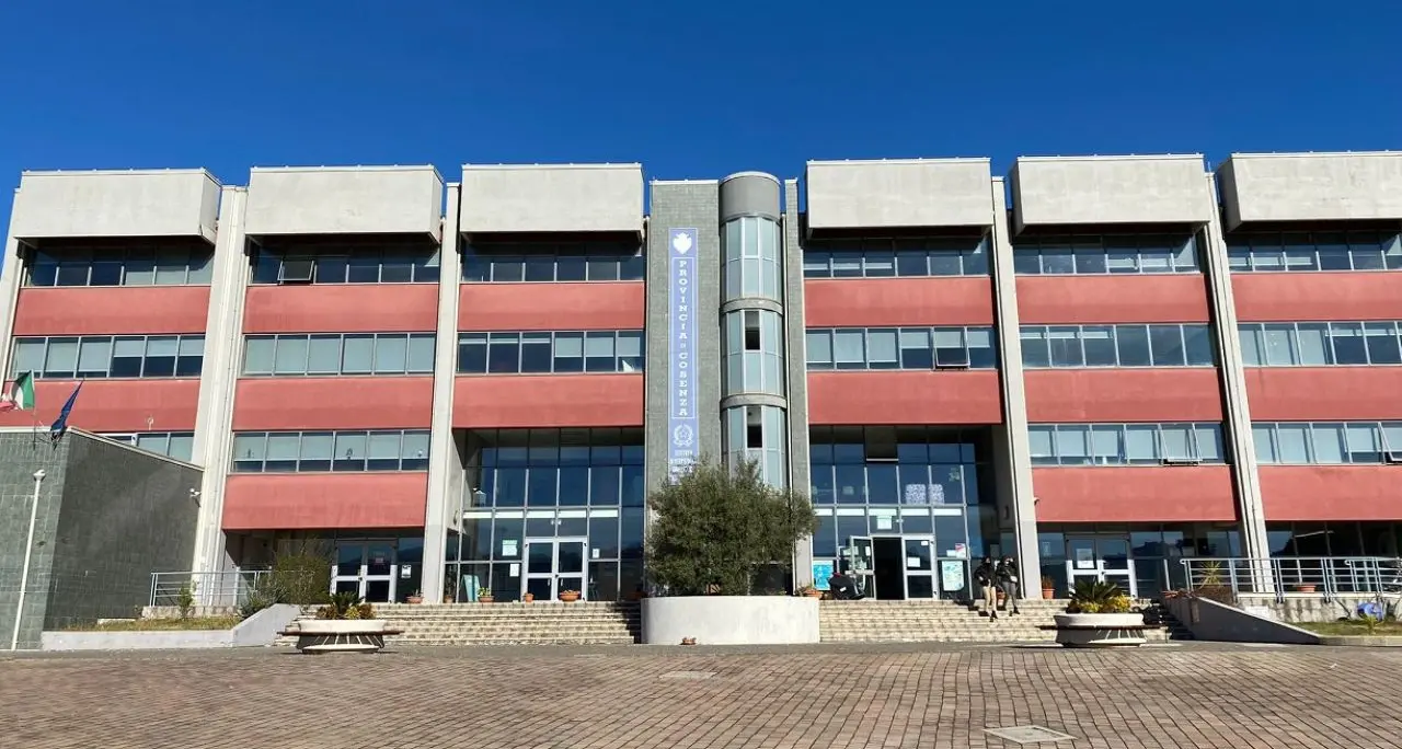 Il liceo scientifico Valentini Majorana di Castrolibero è la migliore scuola della Calabria. Il liceo classico di Rende supera il Telesio\n