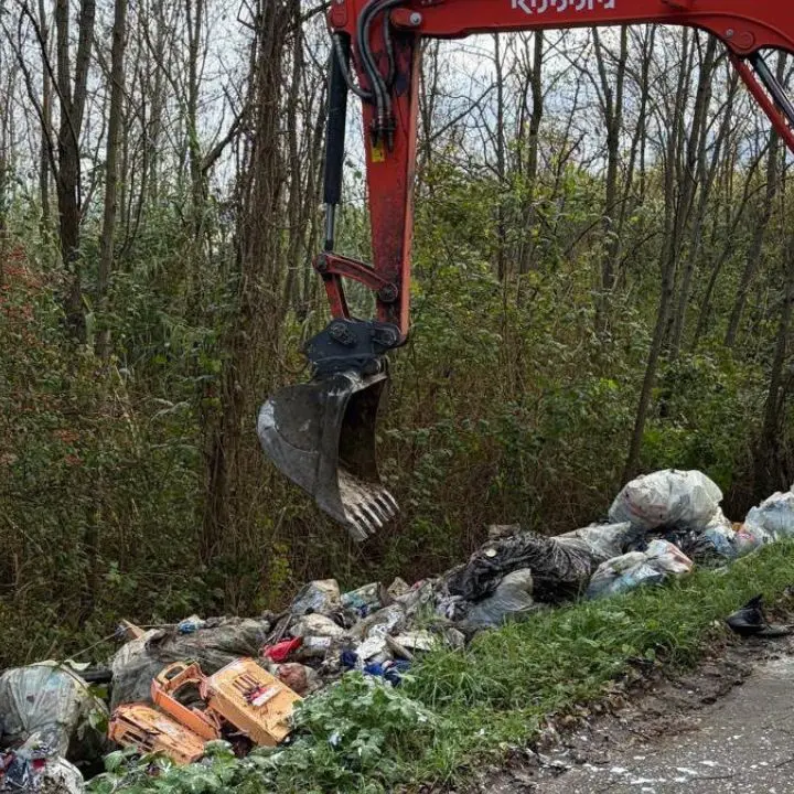 Bonifica a Rende in Via Polonia: intervento decisivo di Calabra Maceri\n