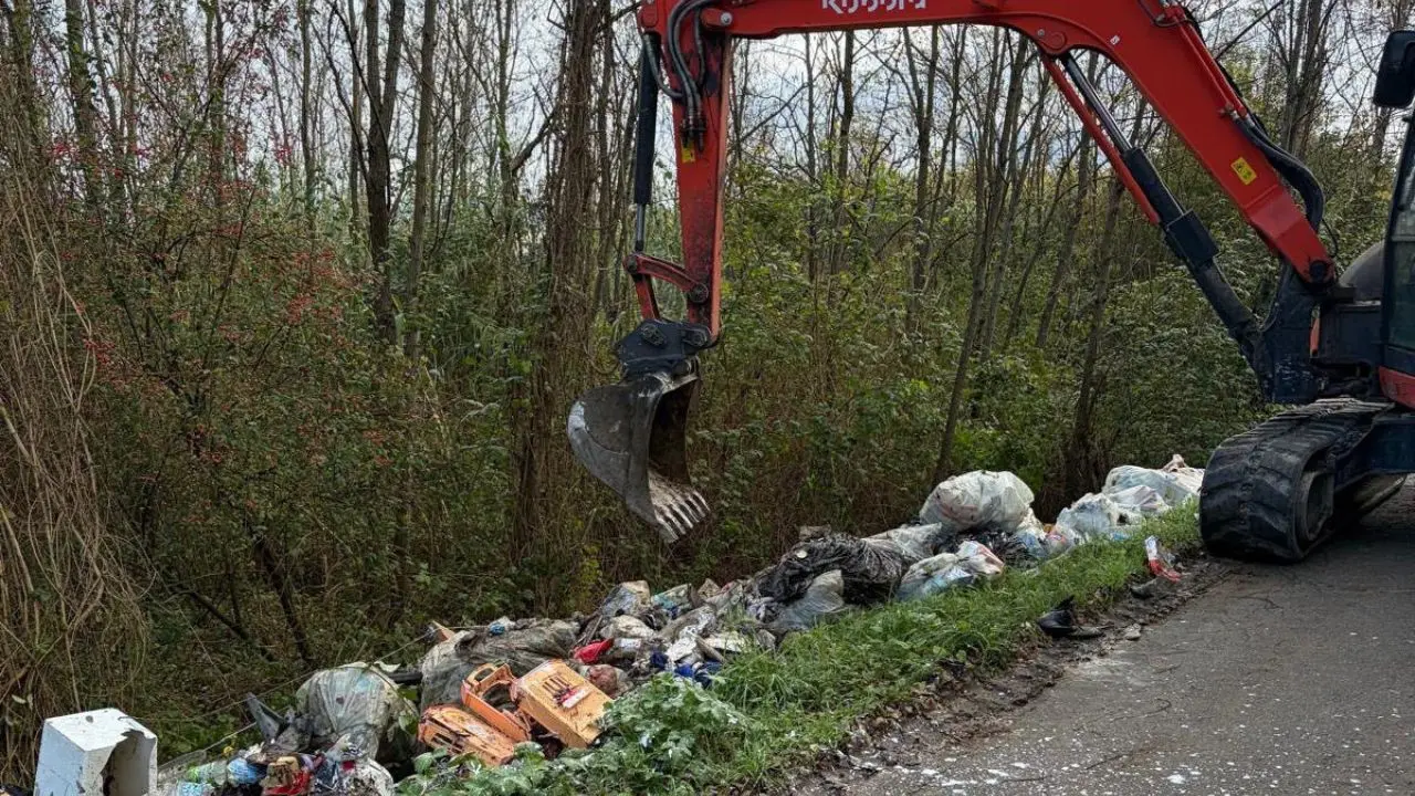 Bonifica a Rende in Via Polonia: intervento decisivo di Calabra Maceri\n