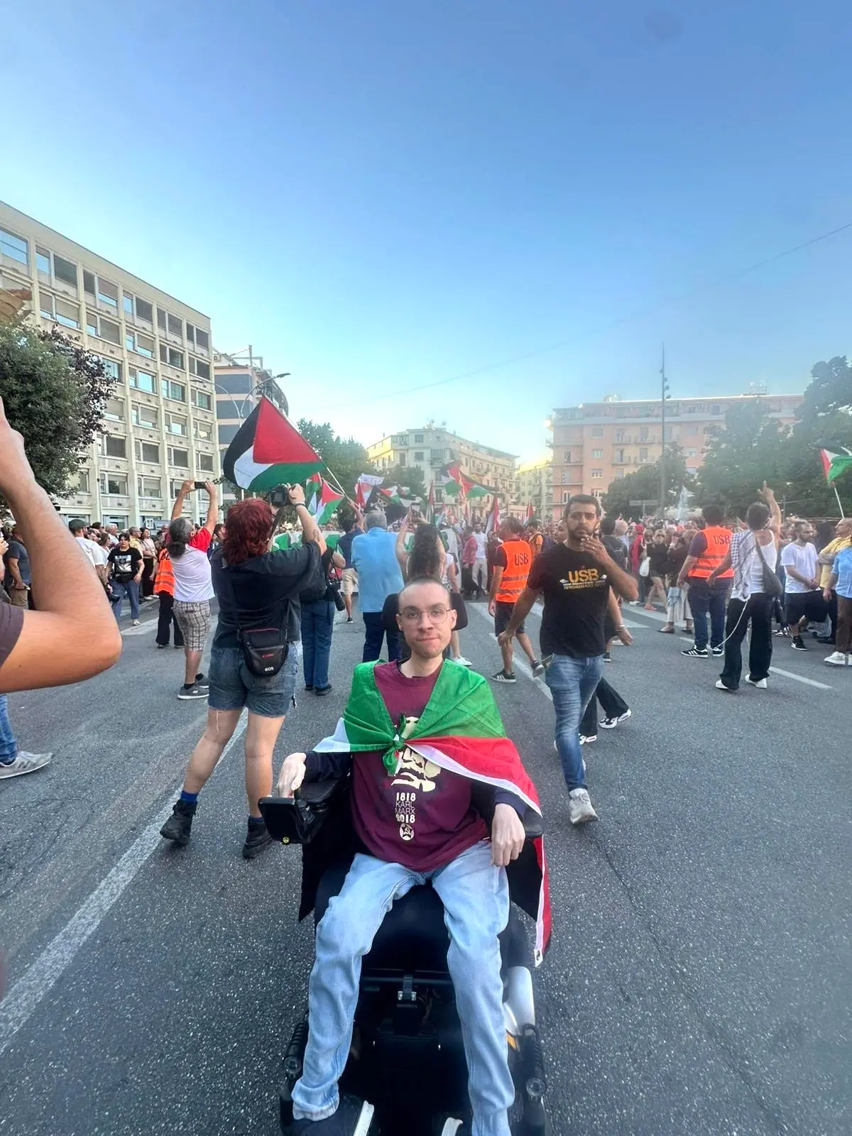 “Io e la distrofia”, così Francesco ha trasformato la malattia in impegno civile: «Istituzioni assenti, c’è ancora tanto da fare»\n