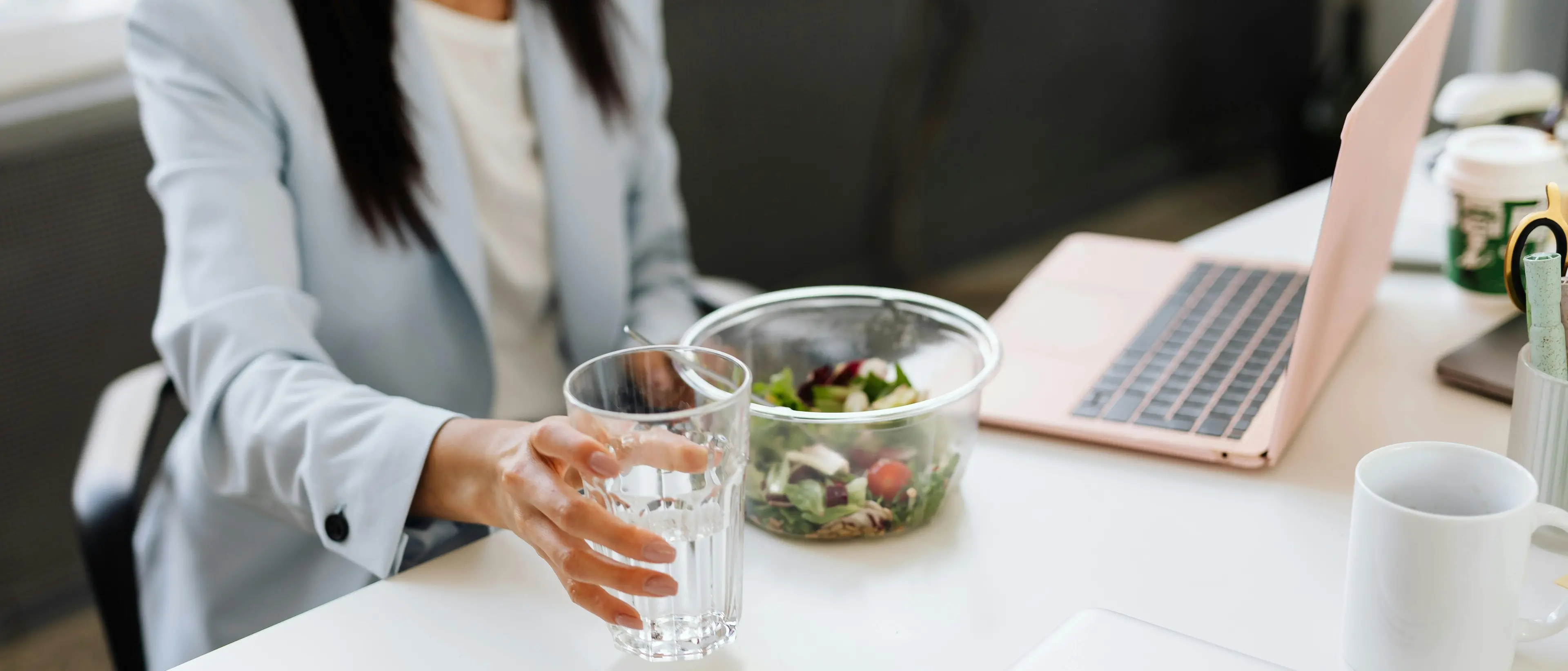 Portarsi il pranzo da casa a lavoro fa risparmiare fino a 3mila euro all’anno: Vibo la città più parsimoniosa d’Italia