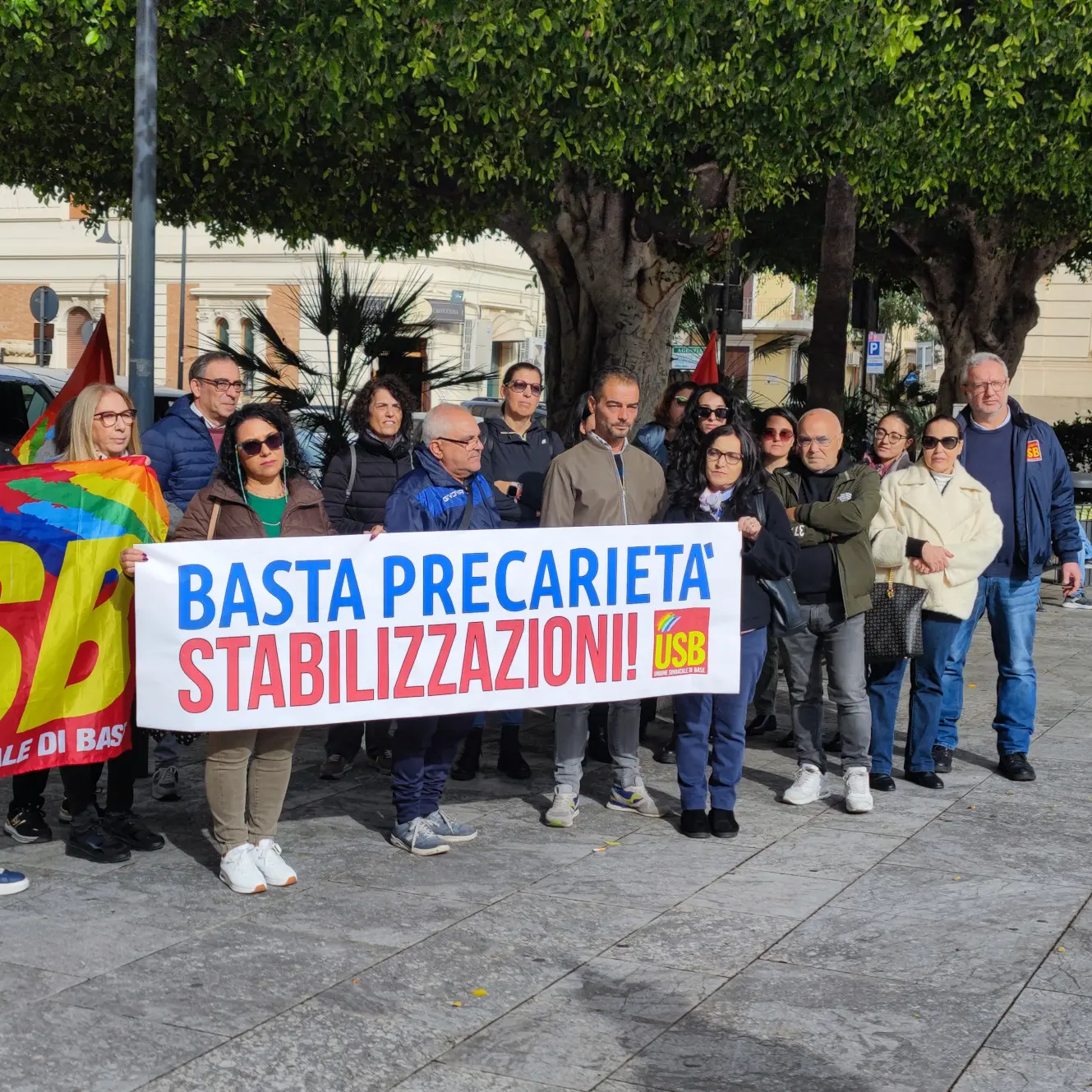 Ex tirocinanti ministeriali di nuovo in piazza, delegazione Usb ricevuta in Prefettura\n