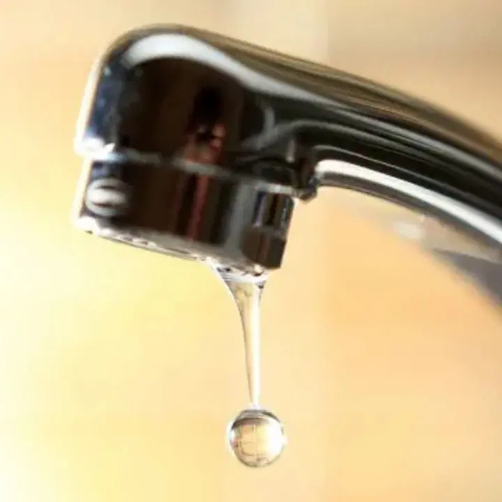 Tropea, acqua sospesa di notte in alcune zone: la segnalazione di una residente ai commissari\n