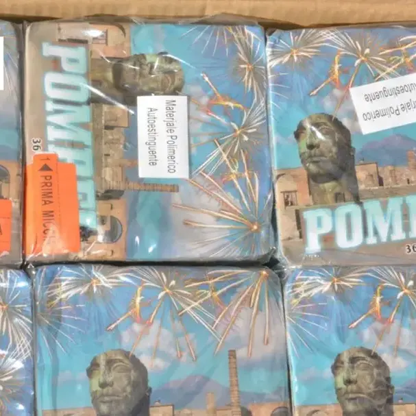 Isola Capo Rizzuto, sequestrati 65 chili di fuochi d’artificio: denunciato il titolare di un negozio\n