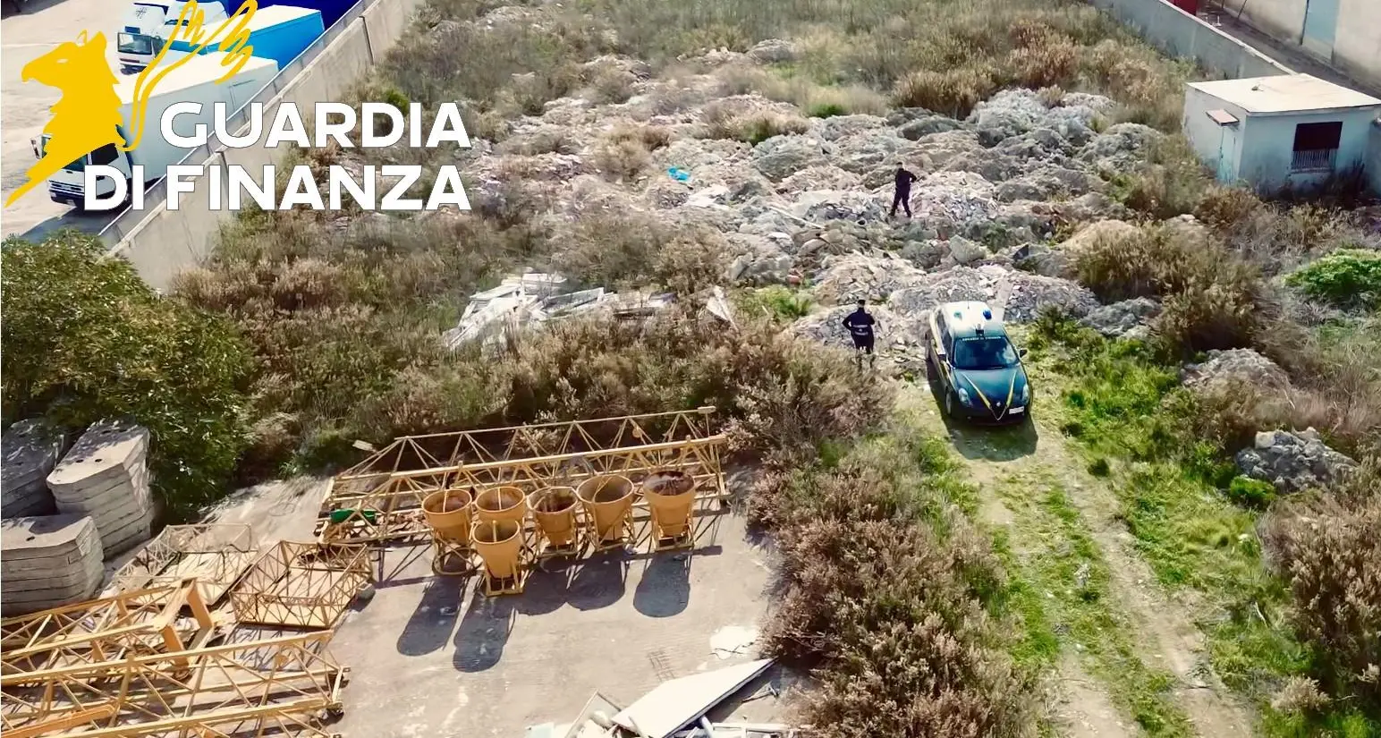 Crotone, sequestrata\u00A0discarica abusiva: in un terreno recintato oltre 2mila mq di rifiuti speciali