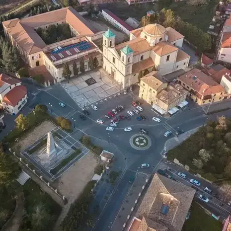Cinquanta anni fa l’inaugurazione delle Porte del tempo del Duomo: a Vibo momenti di preghiera e cultura\n