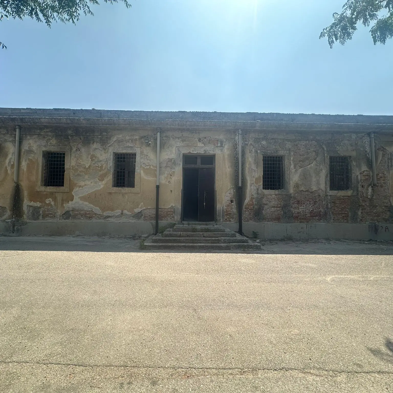 Opportunità di rigenerazione urbana a Reggio, ex carcere di Gallina ed ex deposito munizioni di Catona all'asta