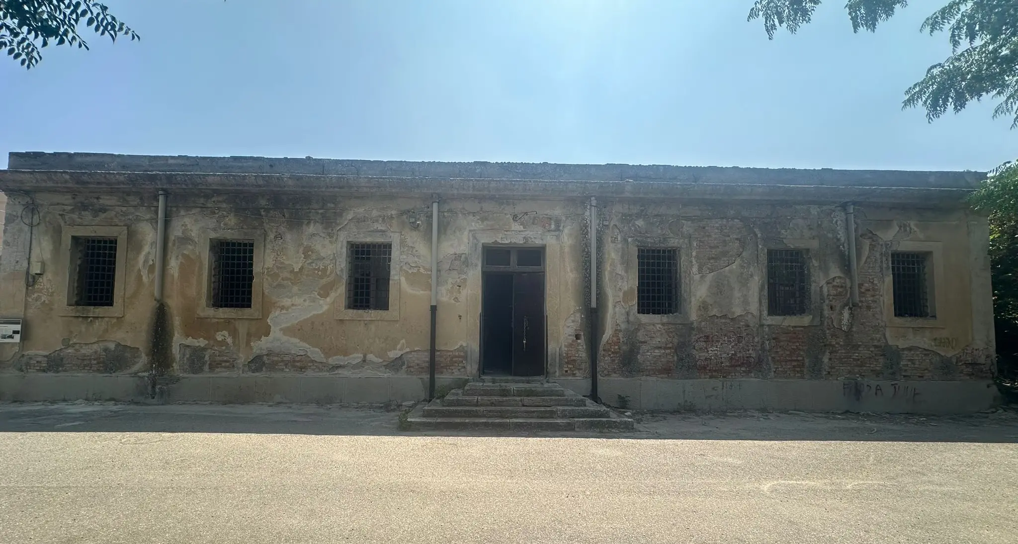 Opportunità di rigenerazione urbana a Reggio, ex carcere di Gallina ed ex deposito munizioni di Catona all'asta