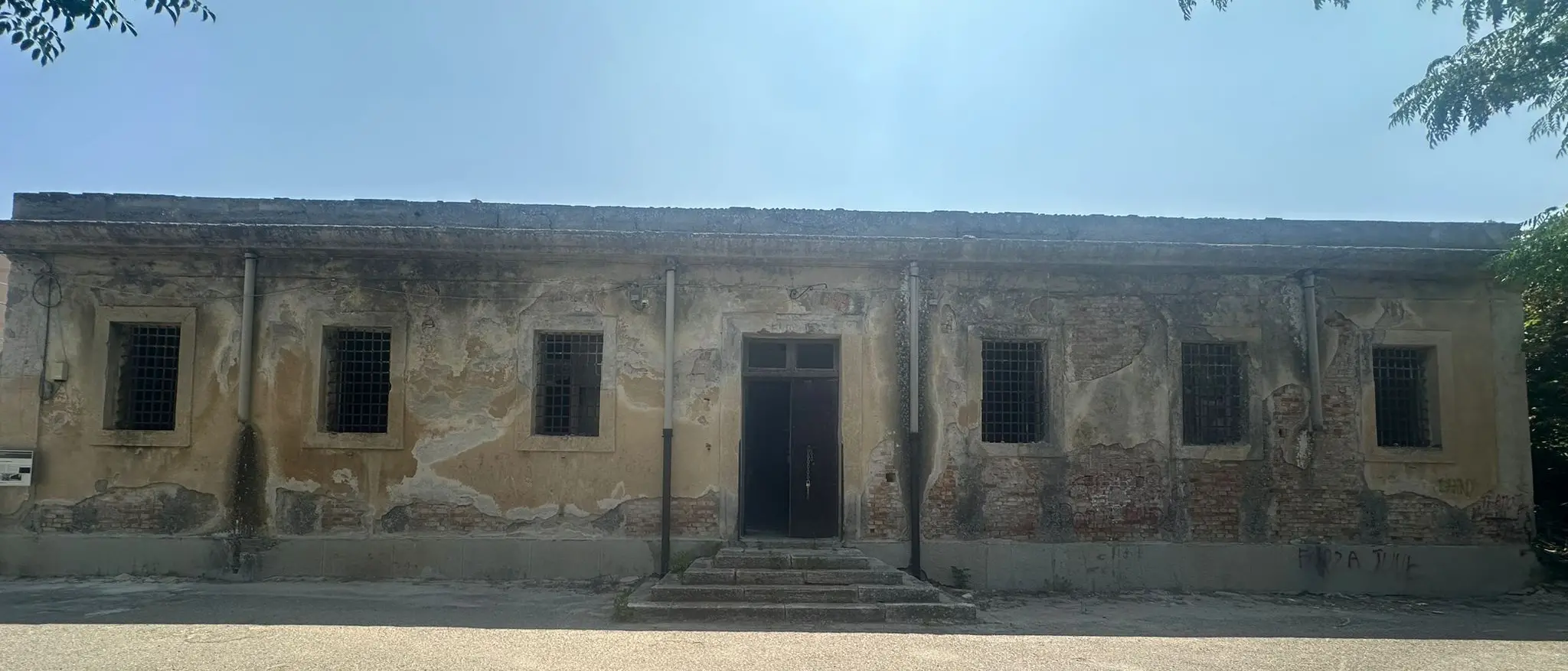 Opportunità di rigenerazione urbana a Reggio, ex carcere di Gallina ed ex deposito munizioni di Catona all'asta