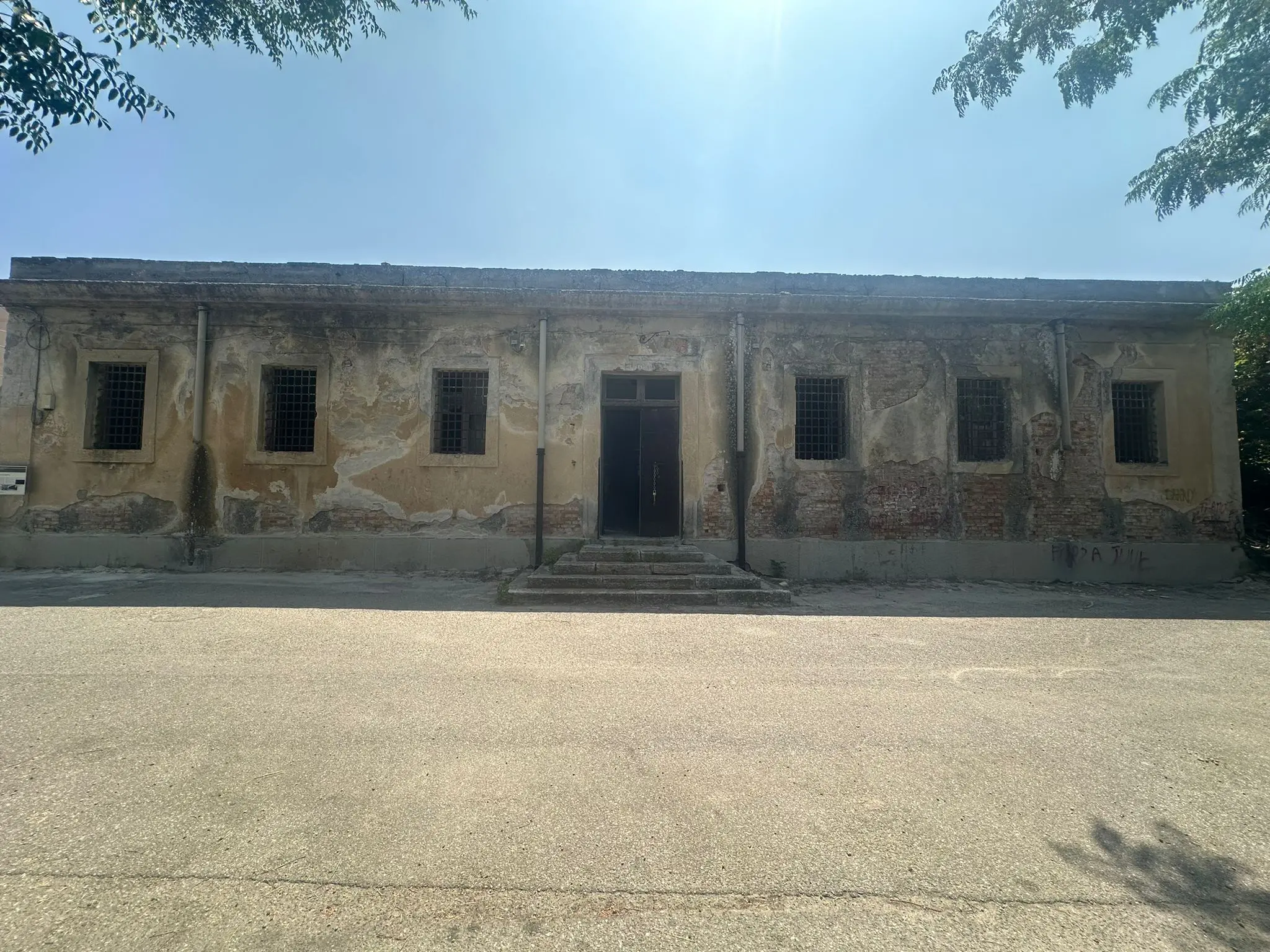 Opportunità di rigenerazione urbana a Reggio, ex carcere di Gallina ed ex deposito munizioni di Catona all'asta