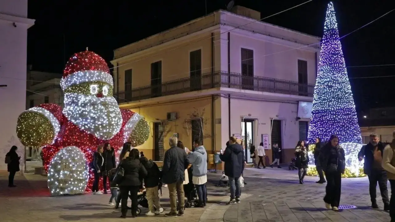 Natale a Tropea, il Comune approva il programma del “Borgo incantato”\u00A0e blinda il centro storico con aree pedonali e\u00A0Ztl\u00A0\n