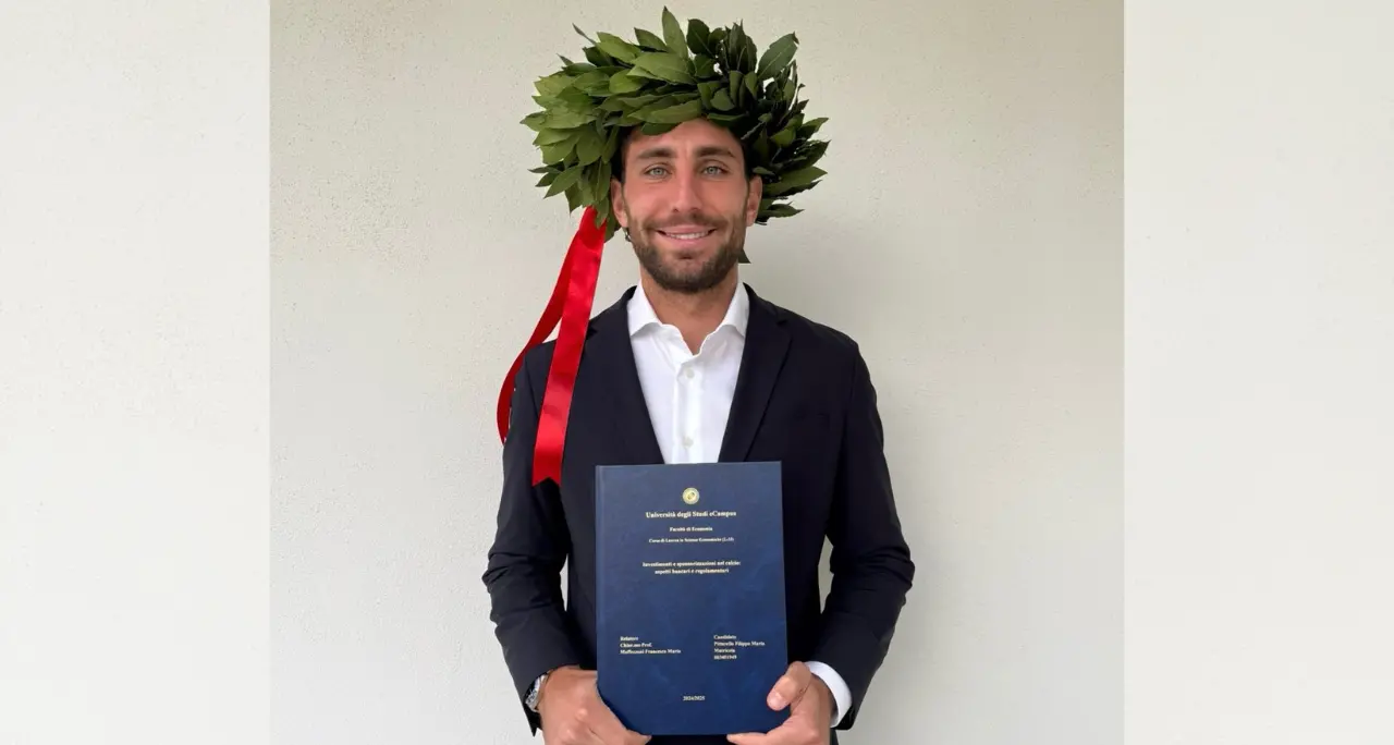 Us Catanzaro, Pittarello in\u00A0gol anche fuori dal campo: l’attaccante si laurea in Economia Aziendale\n