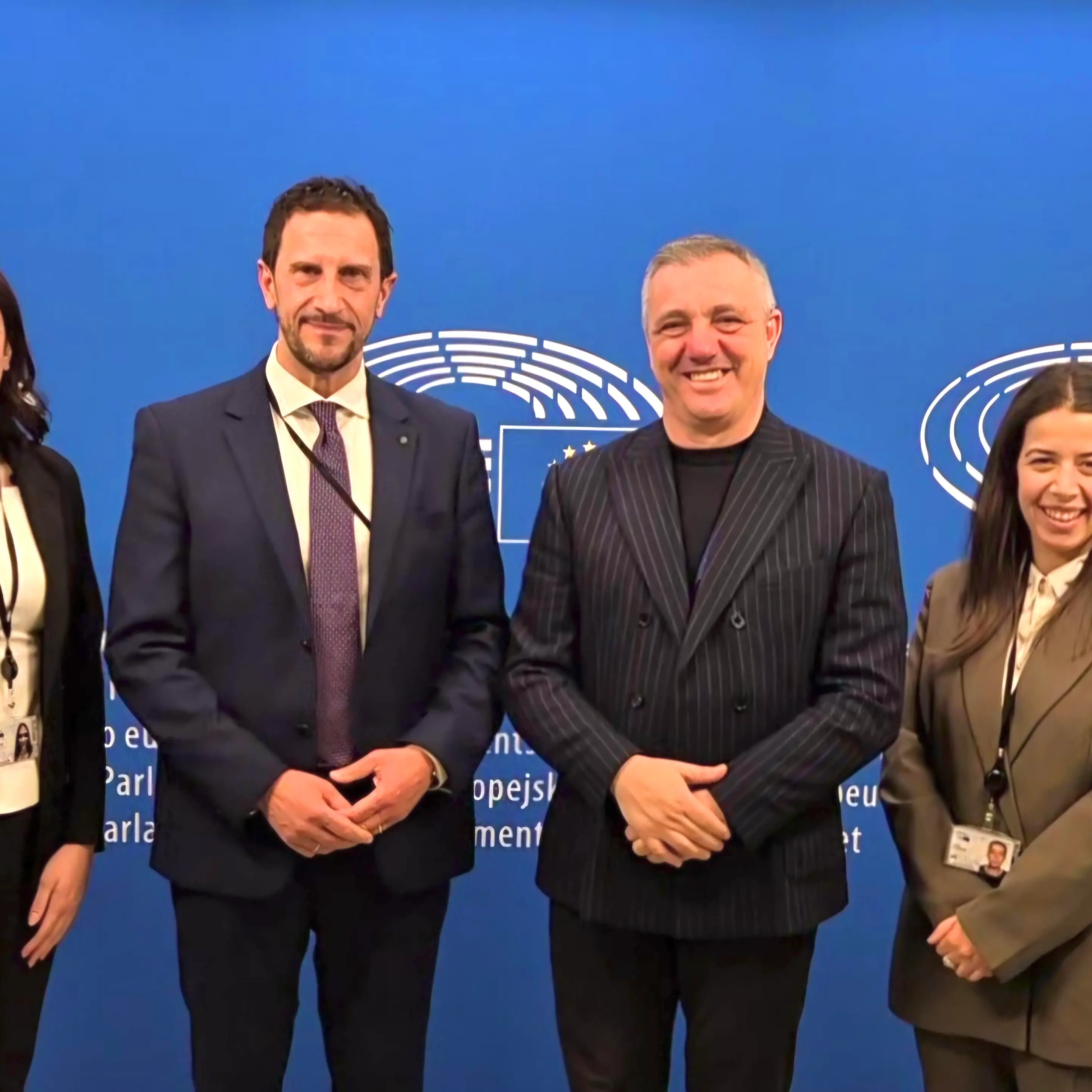 Due studentesse laureate all’Unical vincono una borsa di studio per un tirocinio all’Europarlamento\n