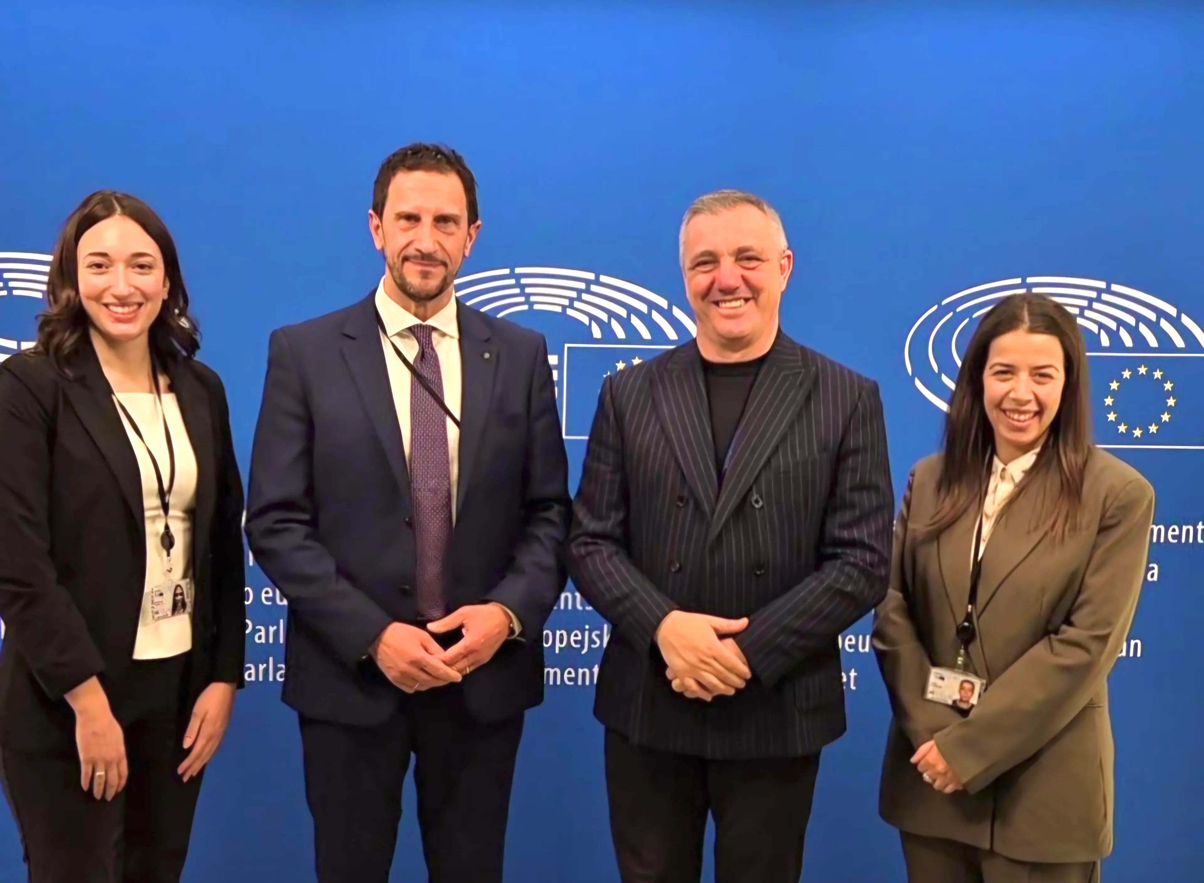 Due studentesse laureate all’Unical vincono una borsa di studio per un tirocinio all’Europarlamento\n