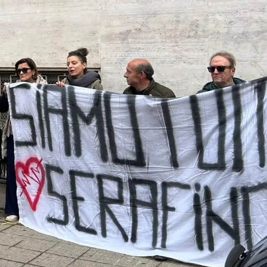 Morte di Serafino Congi, la famiglia in presidio sotto l’ASP di Cosenza: «Vogliamo risposte»