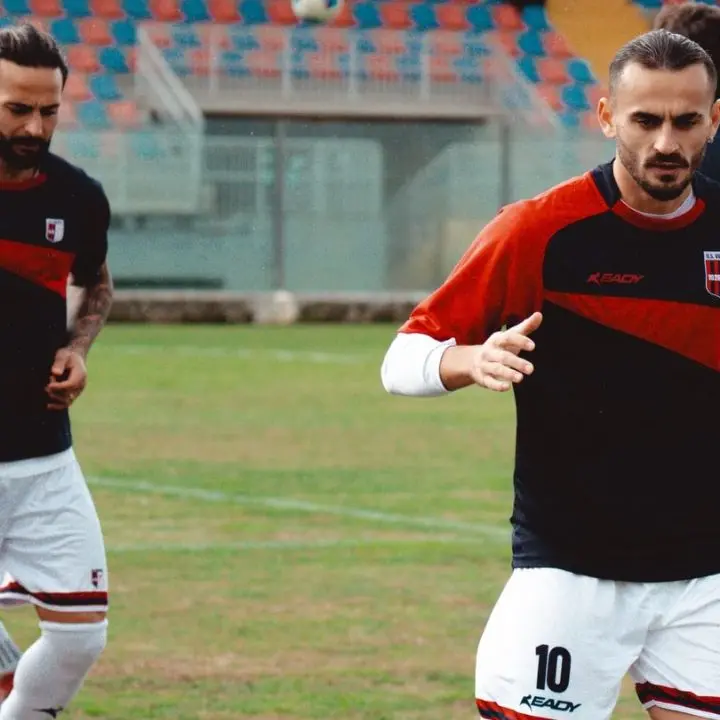 Serie D, la Vibonese nel caos: dal silenzio stampa “selettivo” alla possibile uscita di giocatori importanti\n