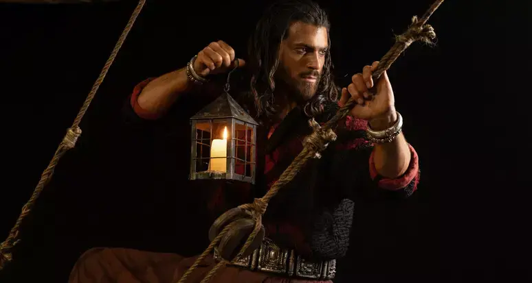 Sandokan vince negli ascolti ma perde l’anima: nel remake della fortunata saga si salvano solo le spiagge calabresi\n