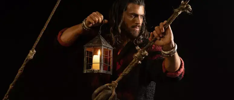 Sandokan vince negli ascolti ma perde l’anima: nel remake della fortunata saga si salvano solo le spiagge calabresi\n