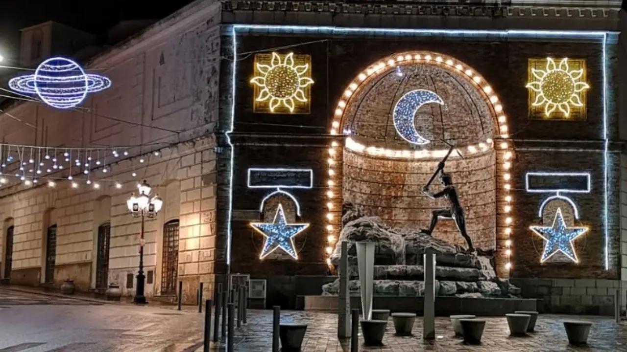 <p>Cavatore illuminato</p>\\n