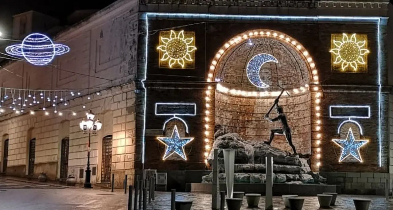 Sabato 6 dicembre isola pedonale su Corso Mazzini. Lunedì 8 dicembre divieti sosta e transito per la processione nelle vie del centro\n