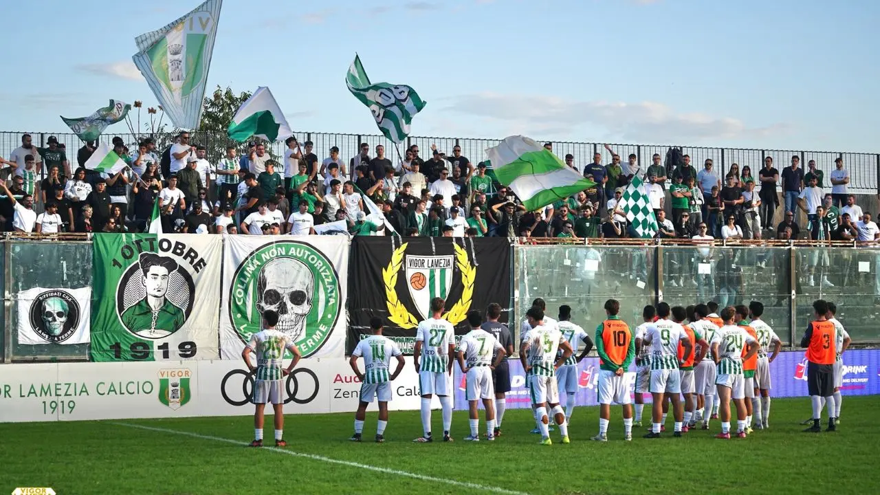 Fase delicata per la Vigor Lamezia: Caterino: «Dobbiamo salvarci, senza infortunati saremmo in un’altra situazione»\n