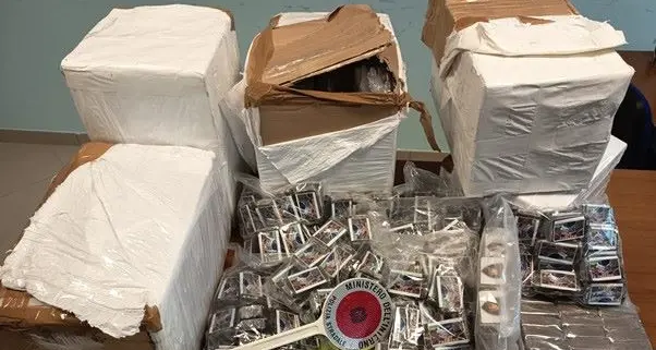 Coinvolto in un incidente stradale sull’A2 dopo aver attraversato mezza Europa con un autocarro non immatricolato e con droga a bordo\u00A0\n