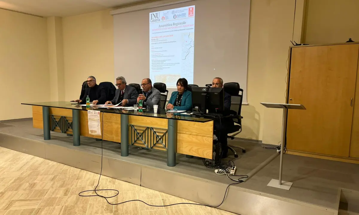 A Rende l’assemblea regionale INU Calabria: «L’uso sostenibile del territorio va rimodulato»