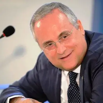 Il gol\u00A0di Lotito confermato al “var”: l'Asp di Cosenza assegna il mega appalto per le pulizie\n